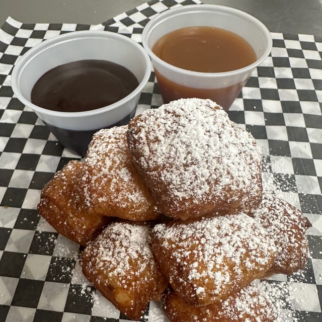 Beignet Bites - 4 Pc w/1 Dipping Sauce.